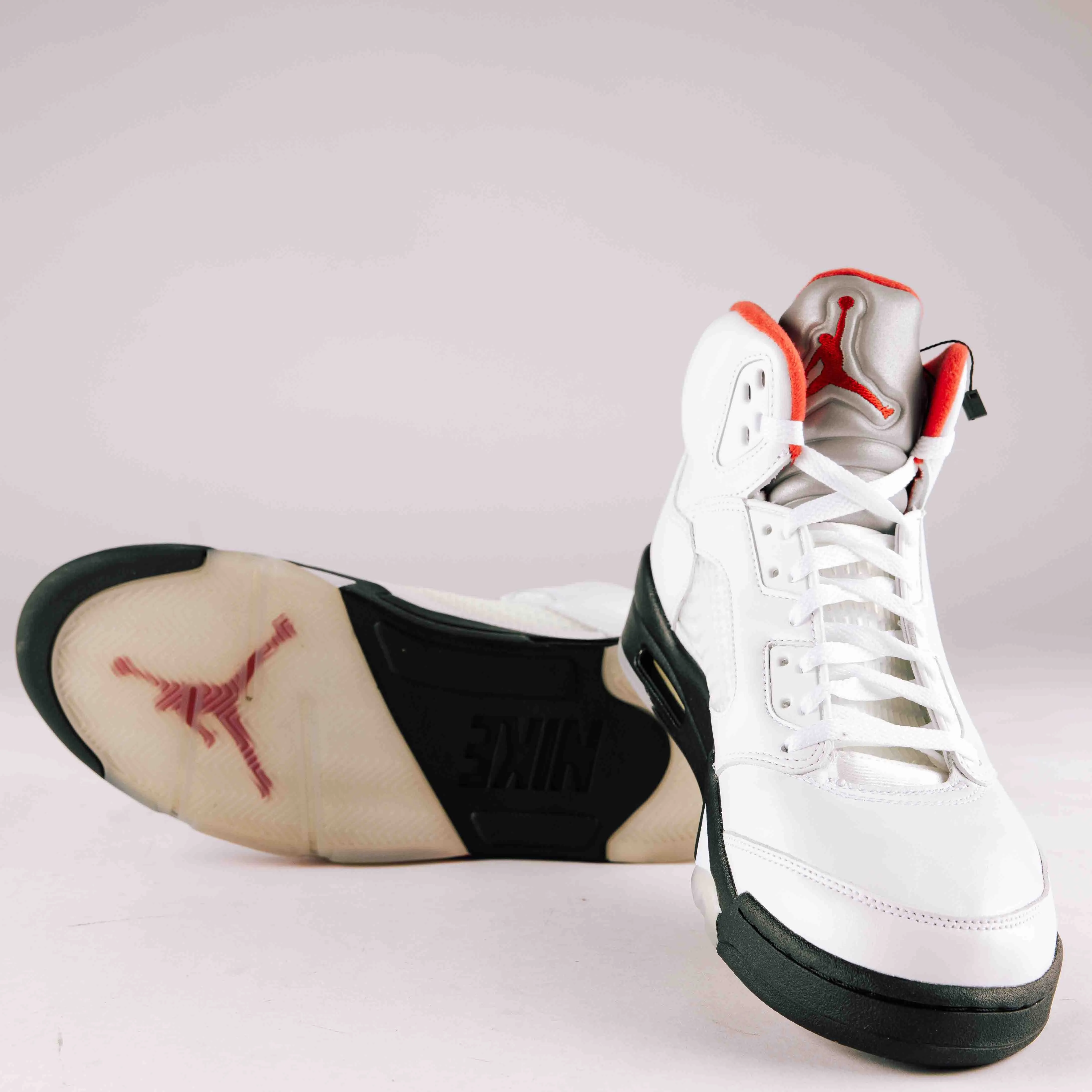 Air Jordan Retro 5 Fire Red Silver Tongue 2020 - Used - 0217