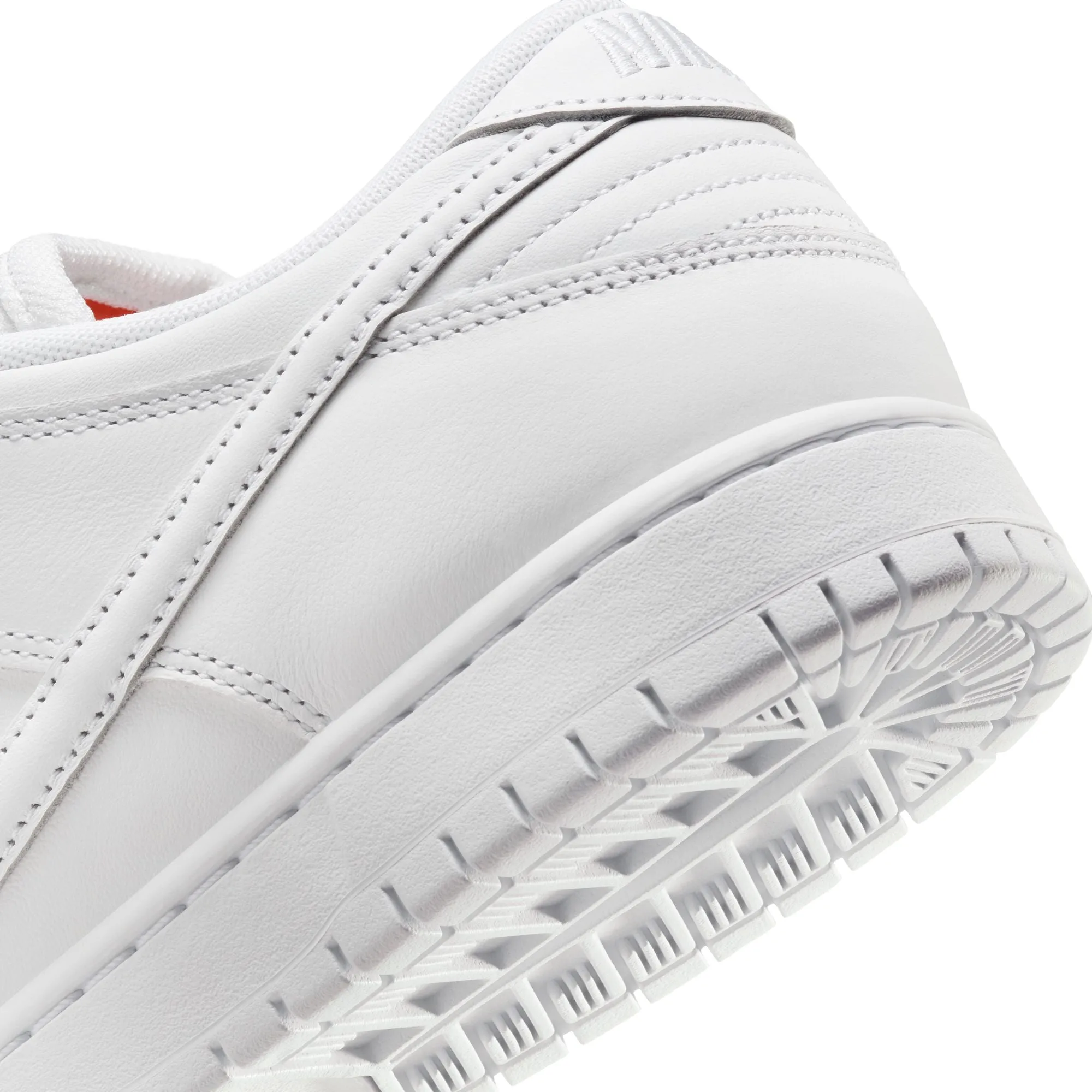 DUNK LOW PRO ISO TRIPLE WHITE